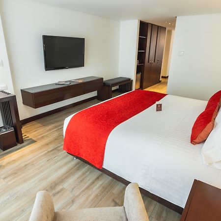 Best Western Plus 93 Park Hotel Bogota Ngoại thất bức ảnh A room at the hotel