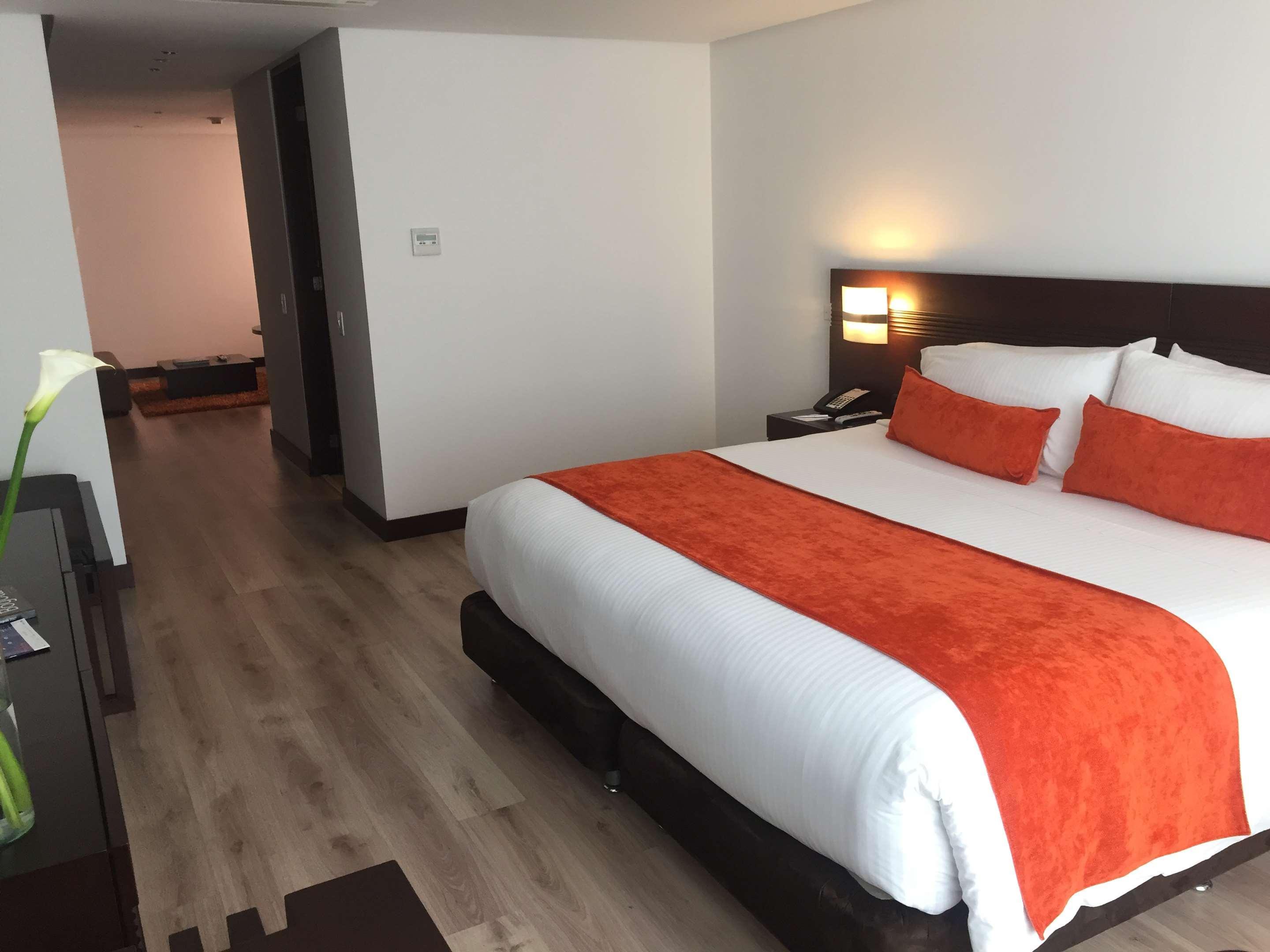 Best Western Plus 93 Park Hotel Bogota Ngoại thất bức ảnh A room at the hotel