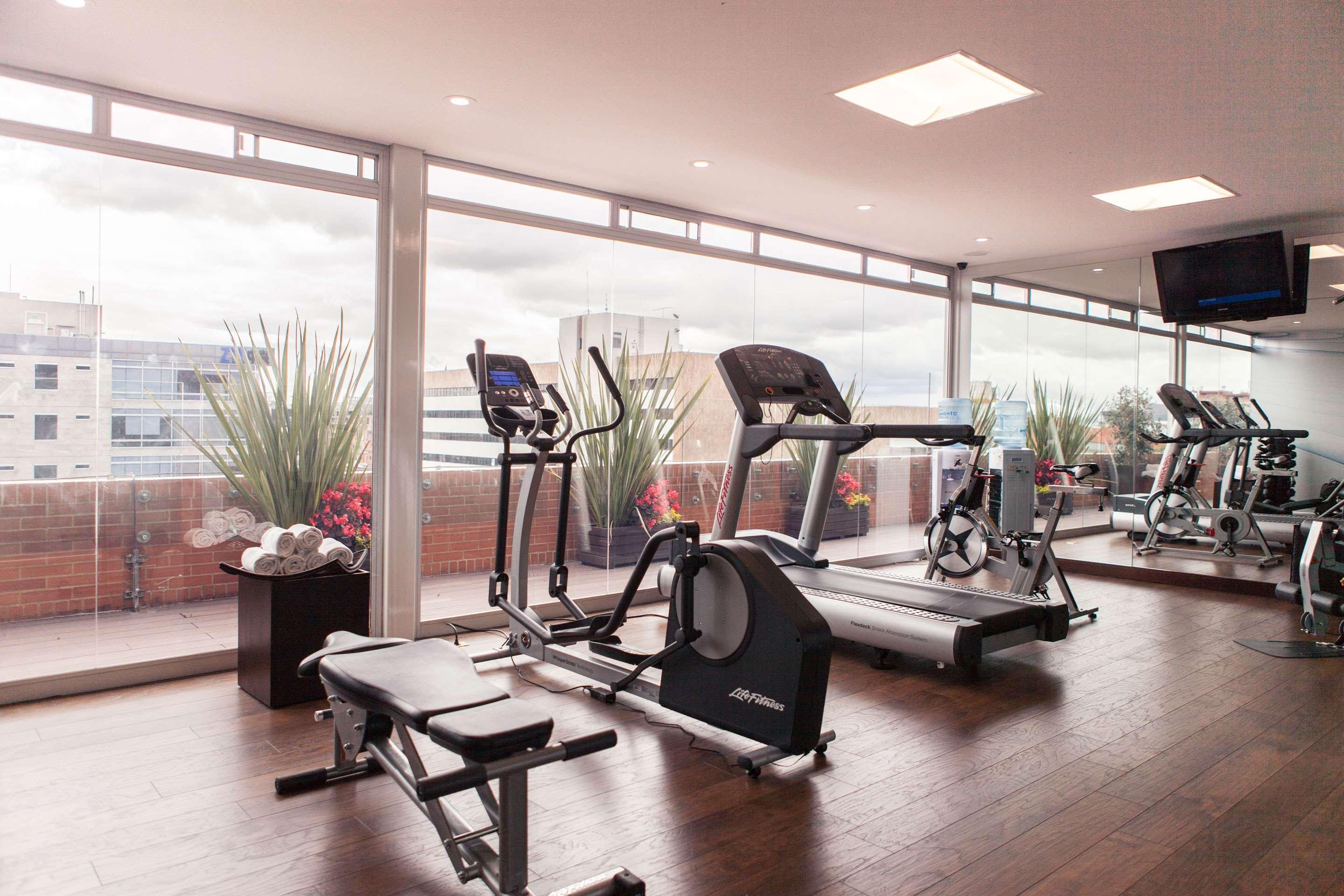 Best Western Plus 93 Park Hotel Bogota Ngoại thất bức ảnh A gym in a hotel