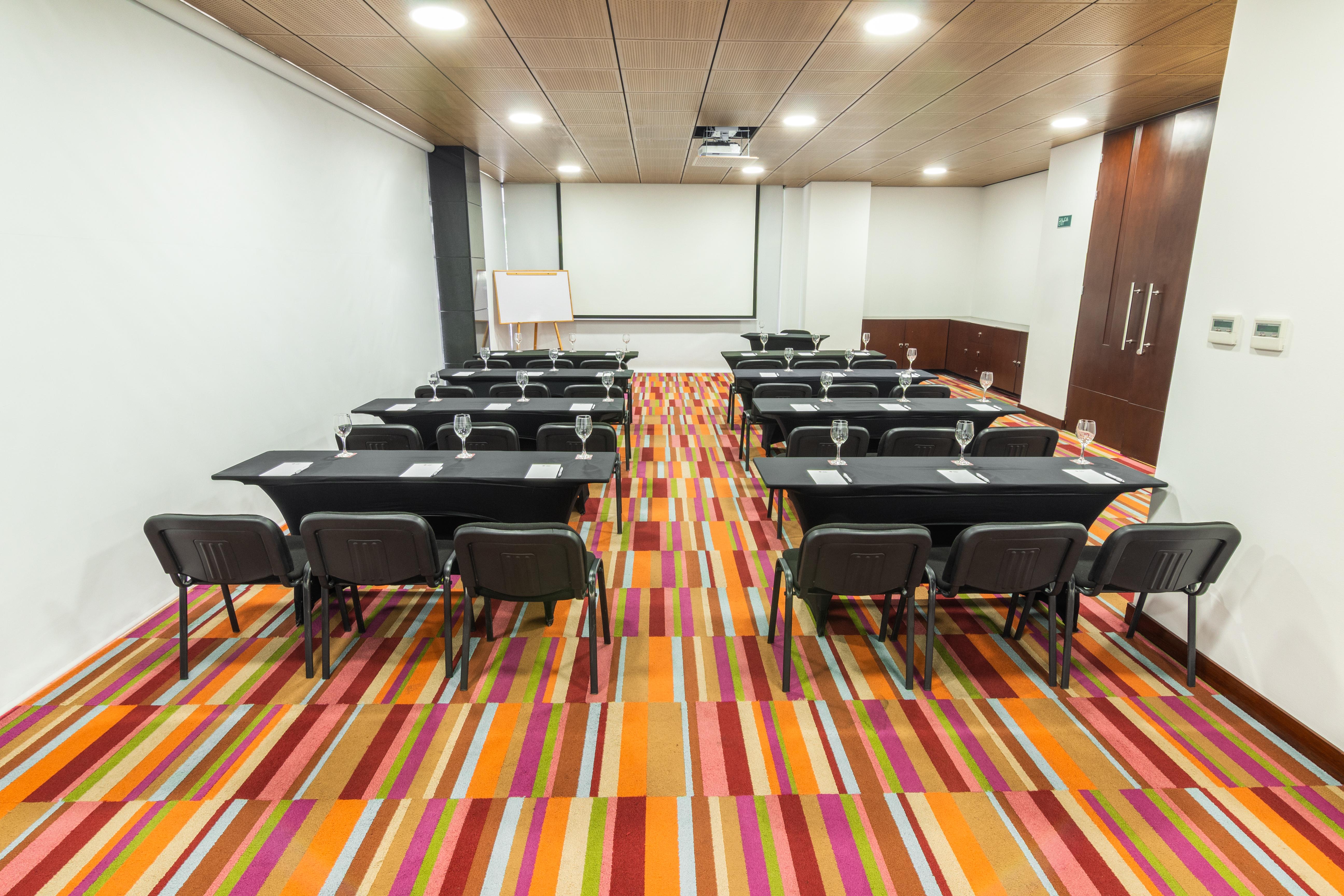 Best Western Plus 93 Park Hotel Bogota Ngoại thất bức ảnh Meeting room at the hotel