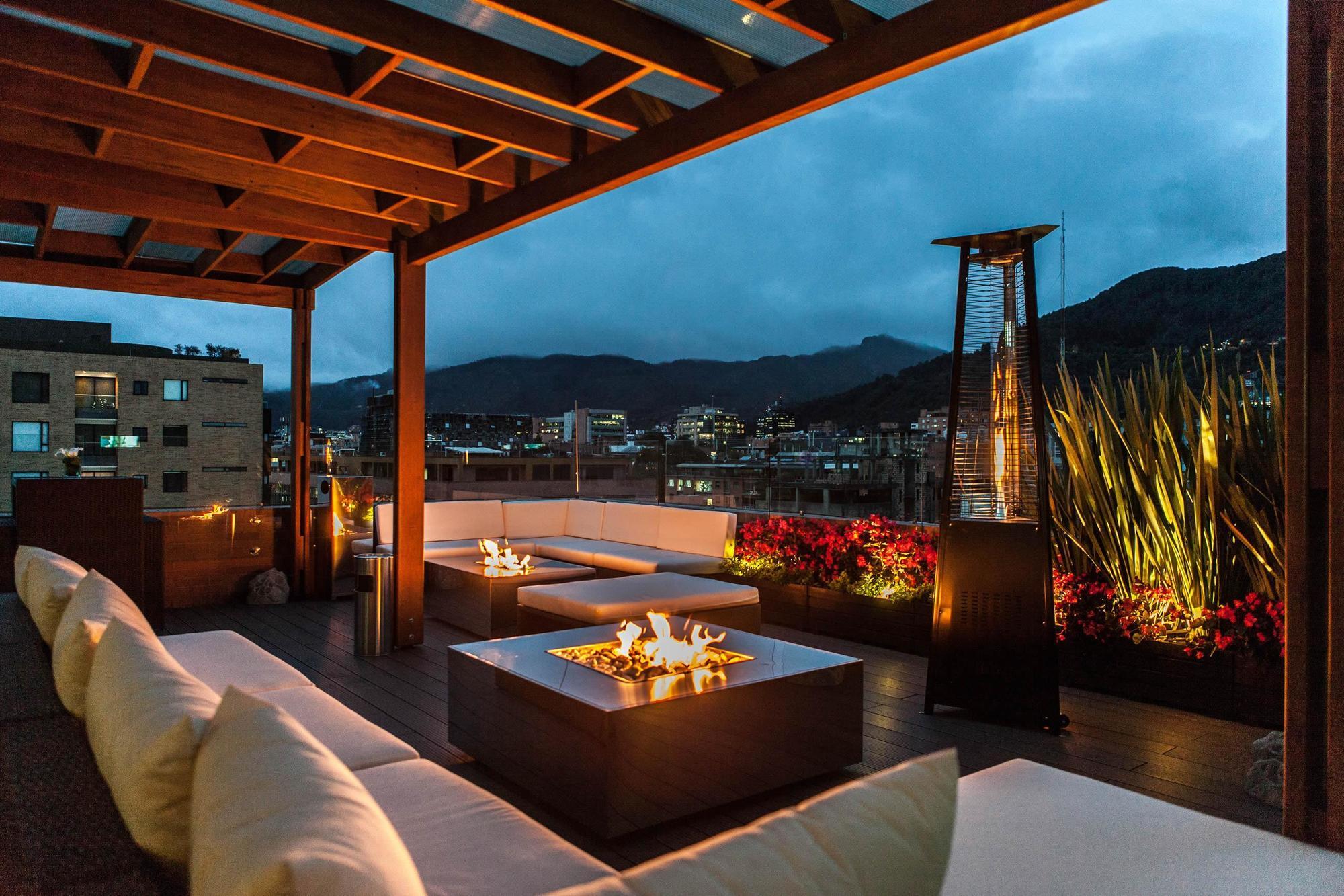 Best Western Plus 93 Park Hotel Bogota Ngoại thất bức ảnh Rooftop bar at the Four Seasons Hotel, Santiago